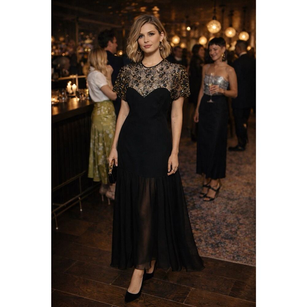 Elegant Black Maxi Dress with Embellished Bodice